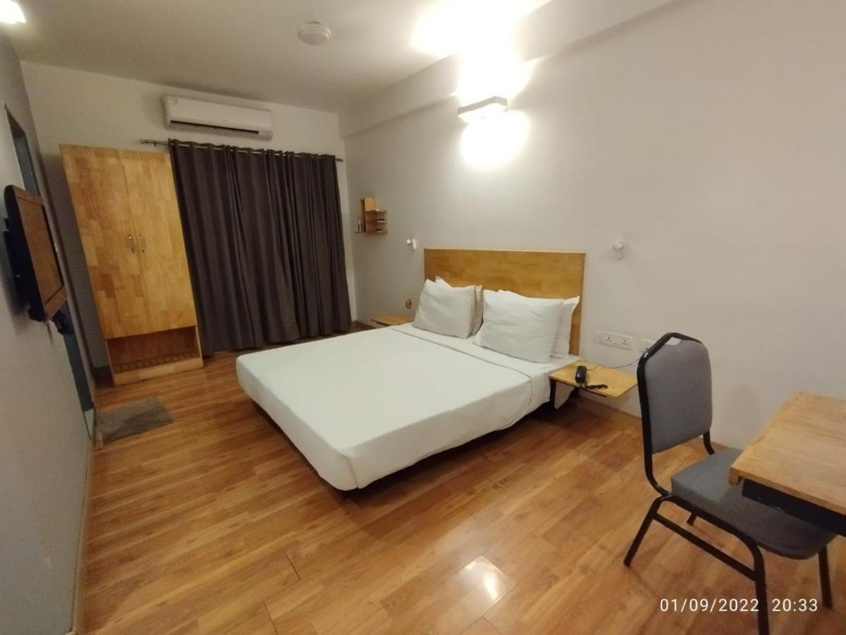 העיר בנגלור Upar Hotels Indiranagar מראה חיצוני תמונה