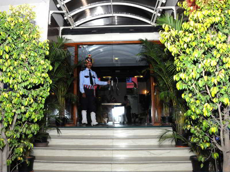 העיר בנגלור Upar Hotels Indiranagar מראה חיצוני תמונה